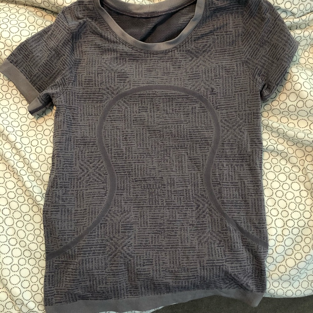 NWOT Swiftly relaxed lululemon shirt